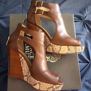 Vince Camuto Peep Toe Booties sz 7.5